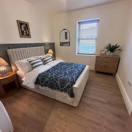 Dog Friendly 3 Bedroom Lejlighed