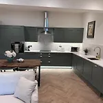 Dog Friendly 3 Bedroom Apartment Leyburn