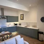 Dog Friendly 3 Bedroom * Leyburn