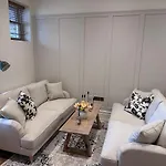 Apartment Dog Friendly 3 Bedroom *
